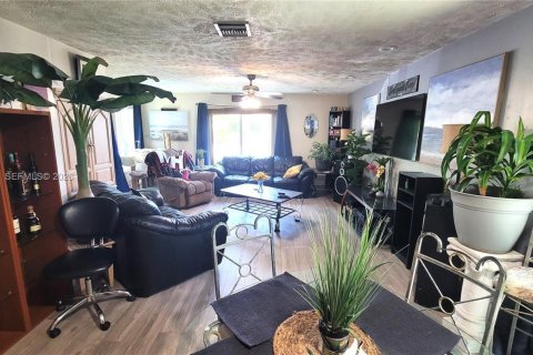 Купить виллу или дом в Катлер-Бей, Флорида 3 спальни, 127.18м2, № 2066484 - фото 3