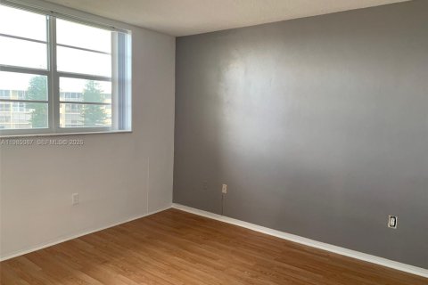 Condominio en venta en Aventura, Florida, 1 dormitorio, 71.35 m2 № 2050860 - foto 9