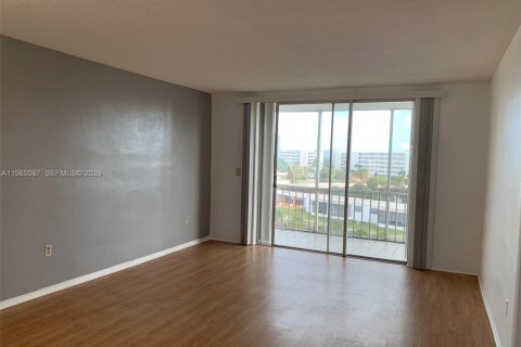 Condominio en venta en Aventura, Florida, 1 dormitorio, 71.35 m2 № 2050860 - foto 1