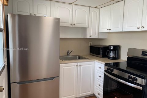 Condominio en venta en Aventura, Florida, 1 dormitorio, 71.35 m2 № 2050860 - foto 4