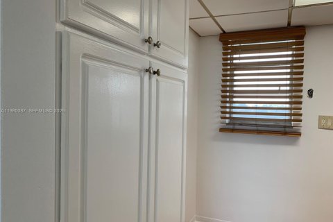 Condominio en venta en Aventura, Florida, 1 dormitorio, 71.35 m2 № 2050860 - foto 8