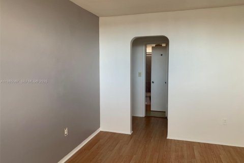 Condominio en venta en Aventura, Florida, 1 dormitorio, 71.35 m2 № 2050860 - foto 10