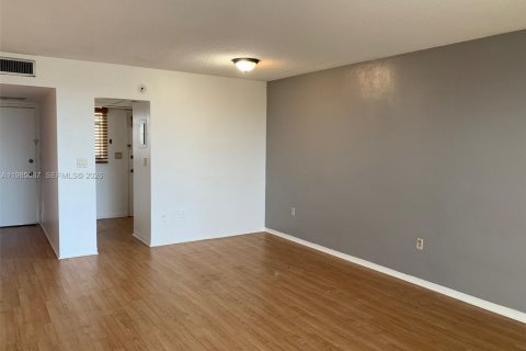Condominio en venta en Aventura, Florida, 1 dormitorio, 71.35 m2 № 2050860 - foto 3