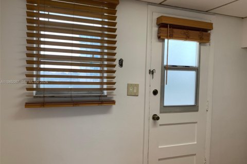 Condominio en venta en Aventura, Florida, 1 dormitorio, 71.35 m2 № 2050860 - foto 7