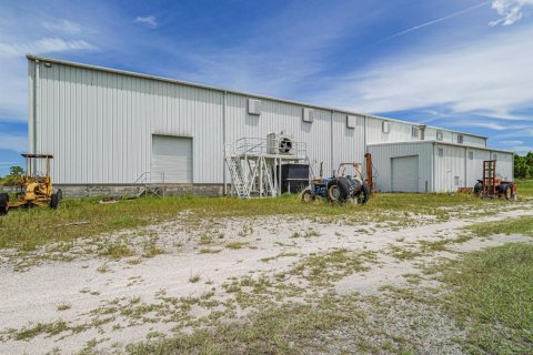 Propiedad comercial en venta en Sebastian, Florida № 2187977 - foto 9
