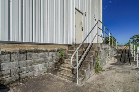 Propiedad comercial en venta en Sebastian, Florida № 2187977 - foto 7