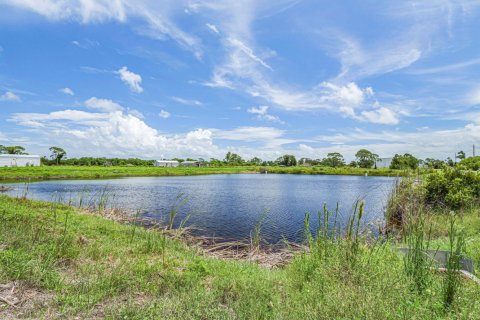 Propiedad comercial en venta en Sebastian, Florida № 2187977 - foto 10