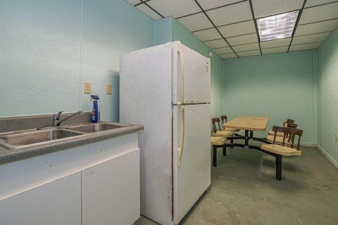 Propiedad comercial en venta en Sebastian, Florida № 2187977 - foto 17