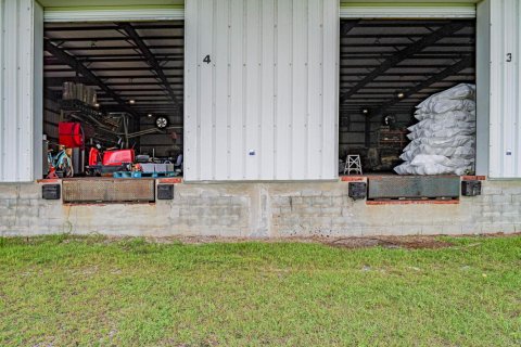 Propiedad comercial en venta en Sebastian, Florida № 2187977 - foto 11
