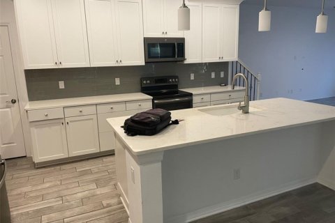 Adosado en alquiler en Tampa, Florida, 3 dormitorios, 204.38 m2 № 1690456 - foto 6