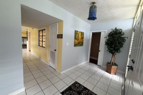 Villa ou maison à louer à Haines City, Floride: 2 chambres, 179.77 m2 № 2408897 - photo 5