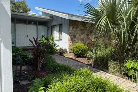 Villa ou maison à louer à Haines City, Floride: 2 chambres, 179.77 m2 № 2408897 - photo 2