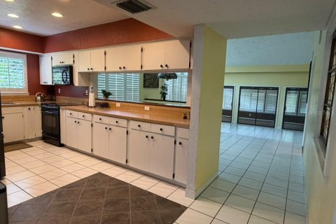 Villa ou maison à louer à Haines City, Floride: 2 chambres, 179.77 m2 № 2408897 - photo 4