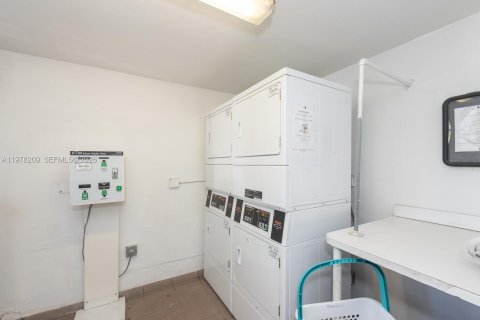 Apartment in Key Biscayne, Florida 1 bedroom, 79.34 sq.m. № 2042042 - photo 18