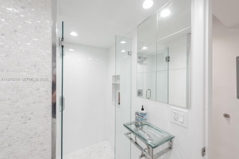 Apartment in Key Biscayne, Florida 1 bedroom, 79.34 sq.m. № 2042042 - photo 15