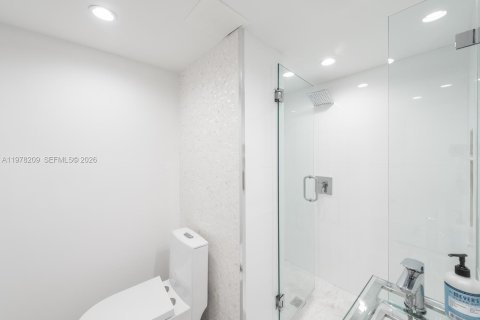 Apartment in Key Biscayne, Florida 1 bedroom, 79.34 sq.m. № 2042042 - photo 16