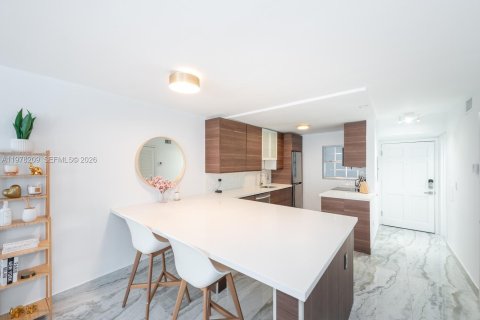 Apartment in Key Biscayne, Florida 1 bedroom, 79.34 sq.m. № 2042042 - photo 7