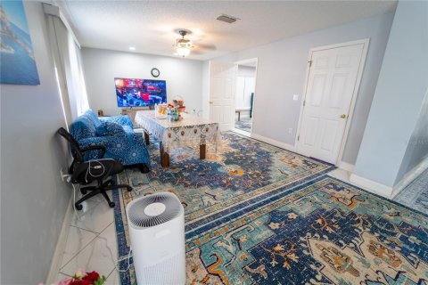 Casa en venta en Riverview, Florida, 6 dormitorios, 205.78 m2 № 2232971 - foto 6
