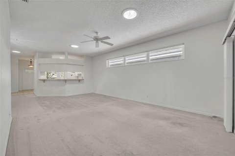 House in Leesburg, Florida 3 bedrooms, 148.27 sq.m. № 1644089 - photo 12