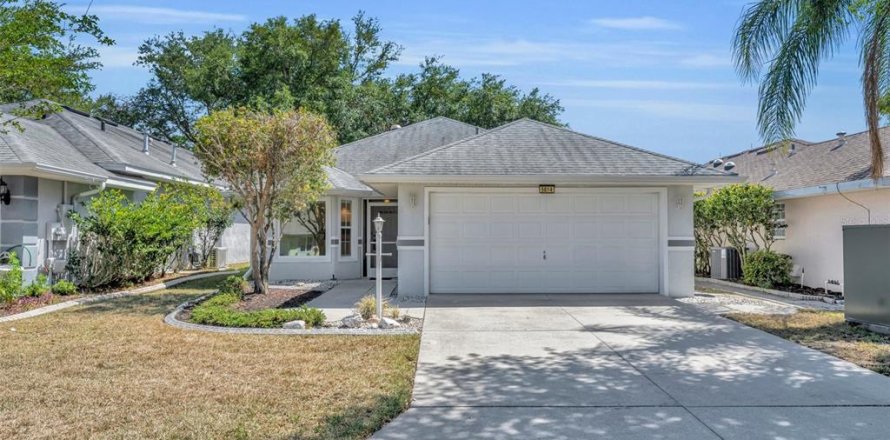 House in Leesburg, Florida 3 bedrooms, 148.27 sq.m. № 1644089