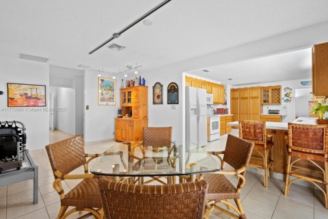 Villa ou maison à vendre à Tequesta, Floride: 4 chambres, 183.57 m2 № 1695681 - photo 9