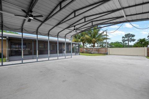 Villa ou maison à vendre à Tequesta, Floride: 4 chambres, 183.57 m2 № 1695681 - photo 2