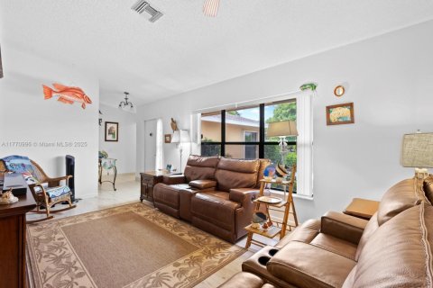 Villa ou maison à vendre à Tequesta, Floride: 4 chambres, 183.57 m2 № 1695681 - photo 4