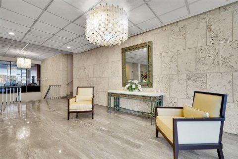 Condo in Hallandale Beach, Florida, 1 bedroom  № 1818702 - photo 3