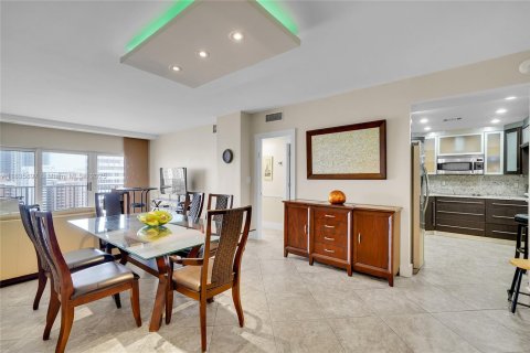 Condo in Hallandale Beach, Florida, 1 bedroom  № 1818702 - photo 7