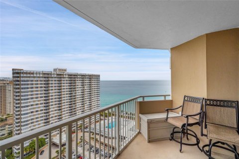 Condo in Hallandale Beach, Florida, 1 bedroom  № 1818702 - photo 22