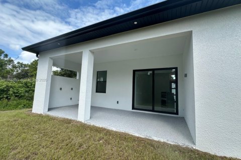 Купить виллу или дом в Лихай-Эйкерс, Флорида 4 спальни, № 2028173 - фото 21