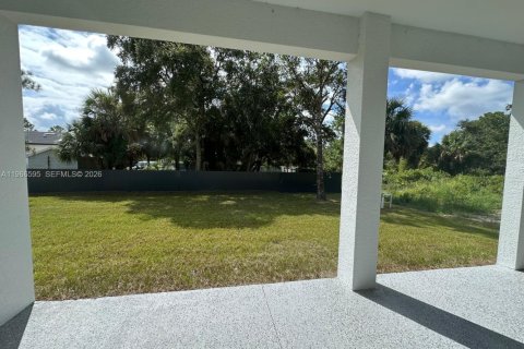Купить виллу или дом в Лихай-Эйкерс, Флорида 4 спальни, № 2028173 - фото 19