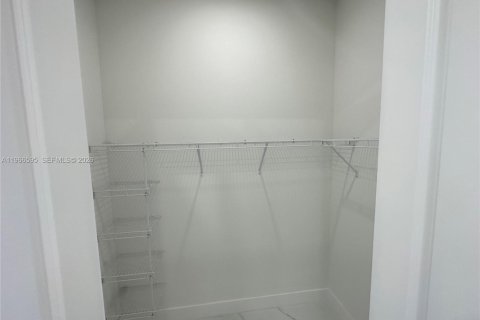 Купить виллу или дом в Лихай-Эйкерс, Флорида 4 спальни, № 2028173 - фото 10