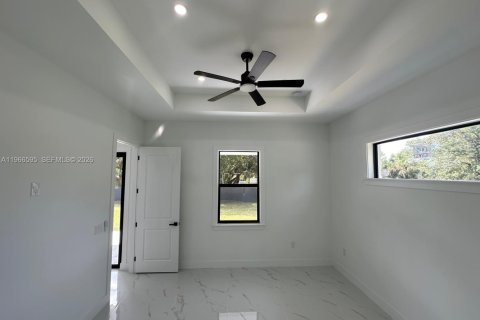 Купить виллу или дом в Лихай-Эйкерс, Флорида 4 спальни, № 2028173 - фото 9