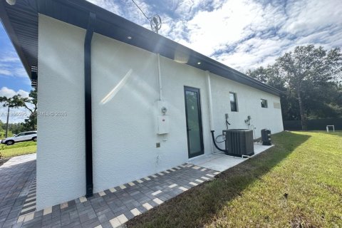 Купить виллу или дом в Лихай-Эйкерс, Флорида 4 спальни, № 2028173 - фото 22