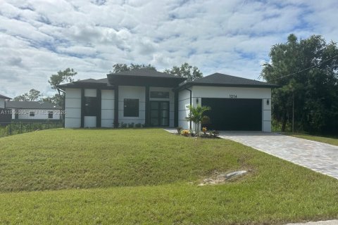 Дом в Лихай-Эйкерс, Флорида 4 спальни № 2028173