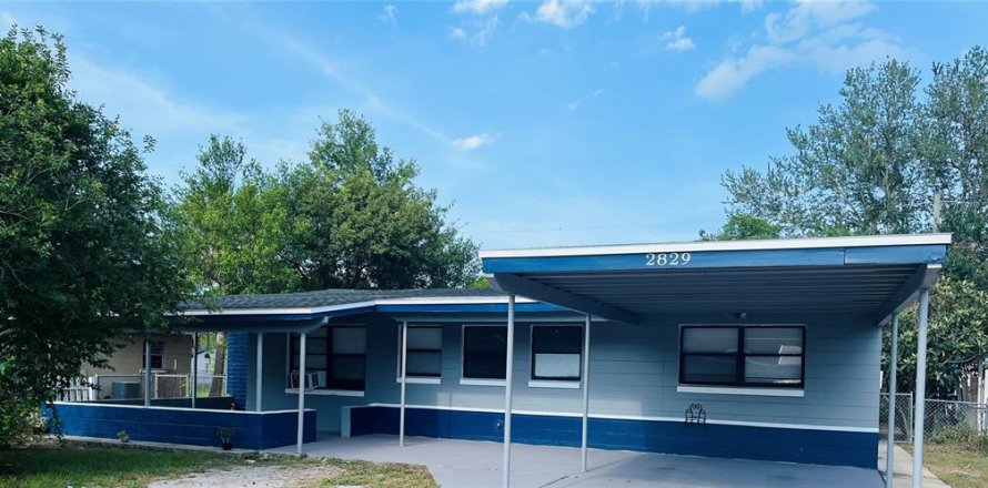 House in Sanford, Florida 3 bedrooms, 113.15 sq.m. № 1750239