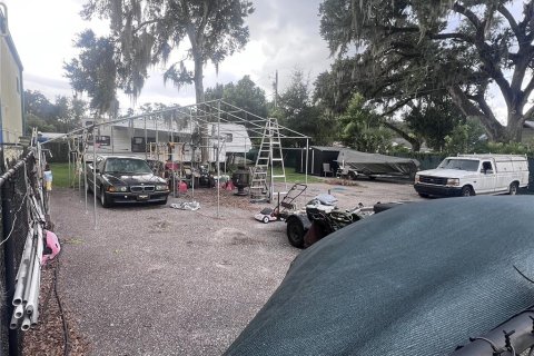 Villa ou maison à vendre à Zephyrhills, Floride: 2 chambres, 445.93 m2 № 2399532 - photo 8