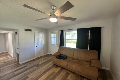 House in Wildwood, Florida 3 bedrooms, 116.69 sq.m. № 1844776 - photo 6