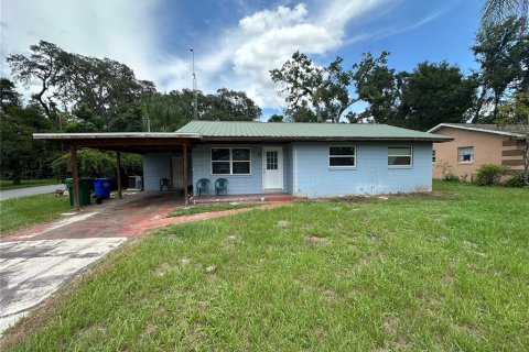 House in Wildwood, Florida 3 bedrooms, 116.69 sq.m. № 1844776 - photo 1