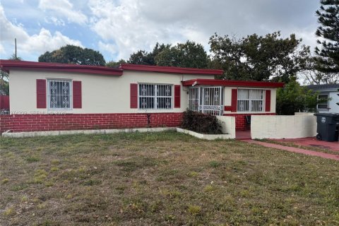 Дом в Норт-Майами, Флорида 3 спальни, 160.35м2 № 2036497