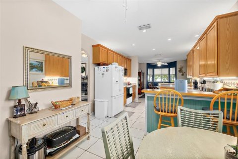 House in Palm Coast, Florida 4 bedrooms, 235.69 sq.m. № 1841729 - photo 17