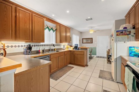 House in Palm Coast, Florida 4 bedrooms, 235.69 sq.m. № 1841729 - photo 12