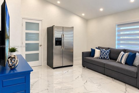 Villa ou maison à vendre à Miami Gardens, Floride: 3 chambres, 136.29 m2 № 2389671 - photo 6