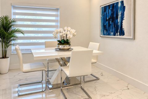 Villa ou maison à vendre à Miami Gardens, Floride: 3 chambres, 136.29 m2 № 2389671 - photo 5
