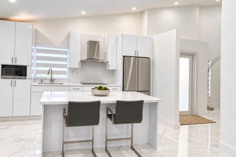 Villa ou maison à vendre à Miami Gardens, Floride: 3 chambres, 136.29 m2 № 2389671 - photo 4