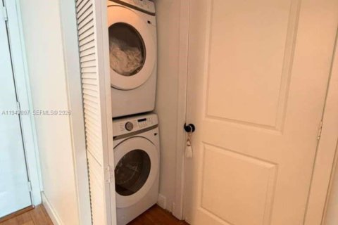 Condominio en venta en Miami, Florida, 1 dormitorio, 58.53 m2 № 2000600 - foto 7