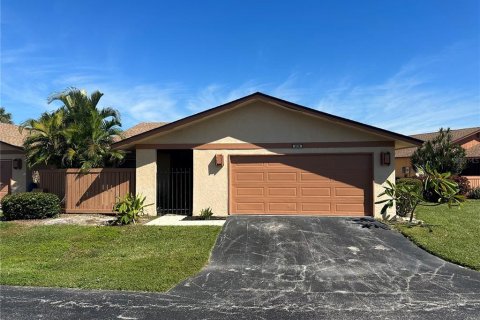 Casa en alquiler en Fort Myers, Florida, 3 dormitorios, 135.27 m2 № 1816977 - foto 1
