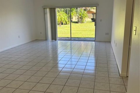 Casa en alquiler en Fort Myers, Florida, 3 dormitorios, 135.27 m2 № 1816977 - foto 4