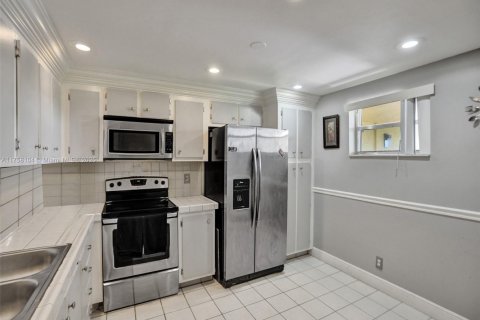 Condominio en venta en Tamarac, Florida, 2 dormitorios, 121.33 m2 № 1692350 - foto 12